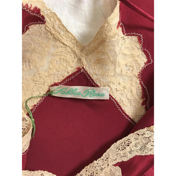 Sabbia Rosa Women's Silk Burgundy and Beige Lace Chemise - Picture 2 of 4